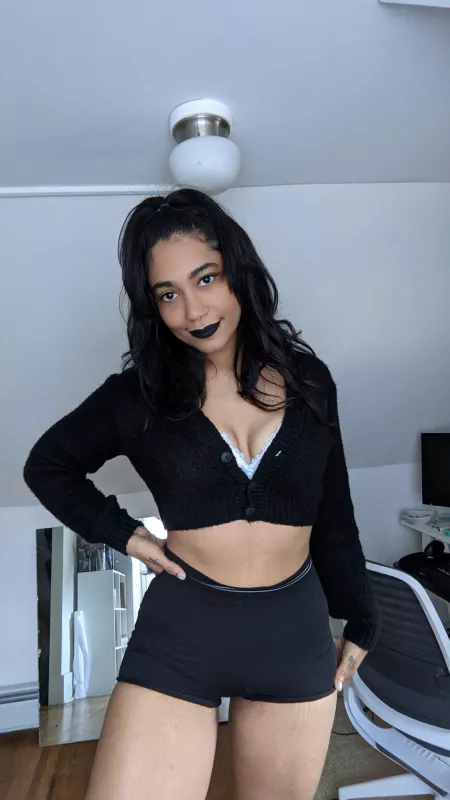 Black lipstick, yes or no? by TarooRooot