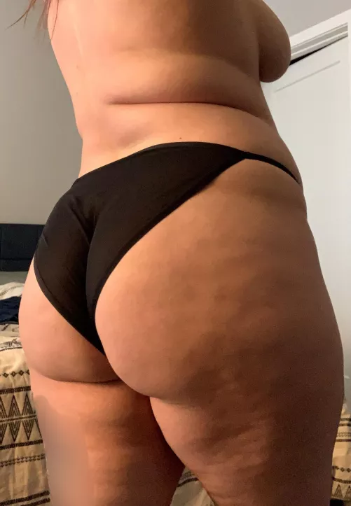 Black (Mesh) Friday by mem0rare