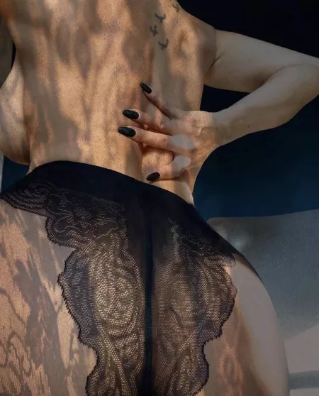 Black nails, black lingerie by kadafi_cordova