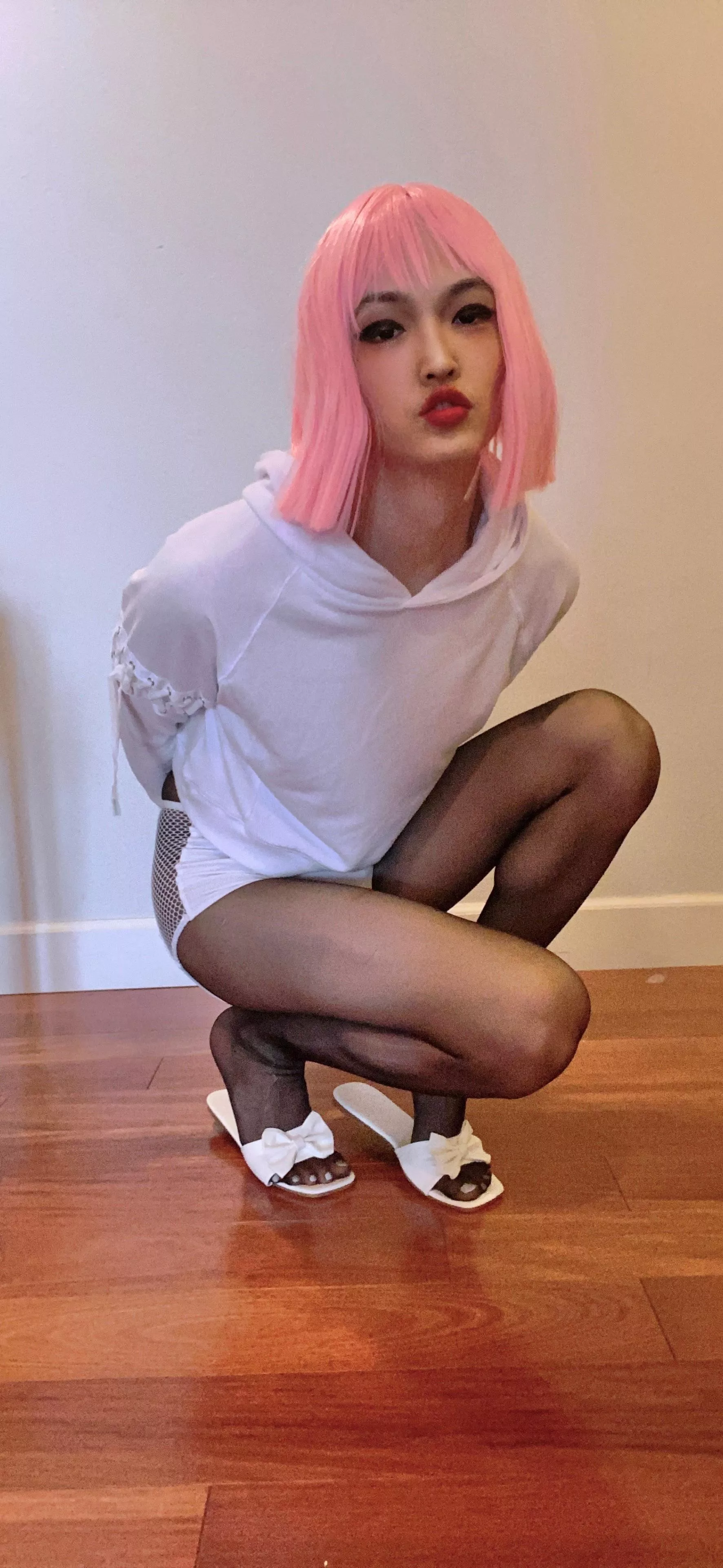 Black nylons are my favorite 🥰 posted by sneakykat7