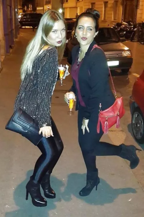 Black or red bag by Chaturbater1