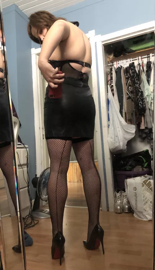 Black & red by kinkycurvyy