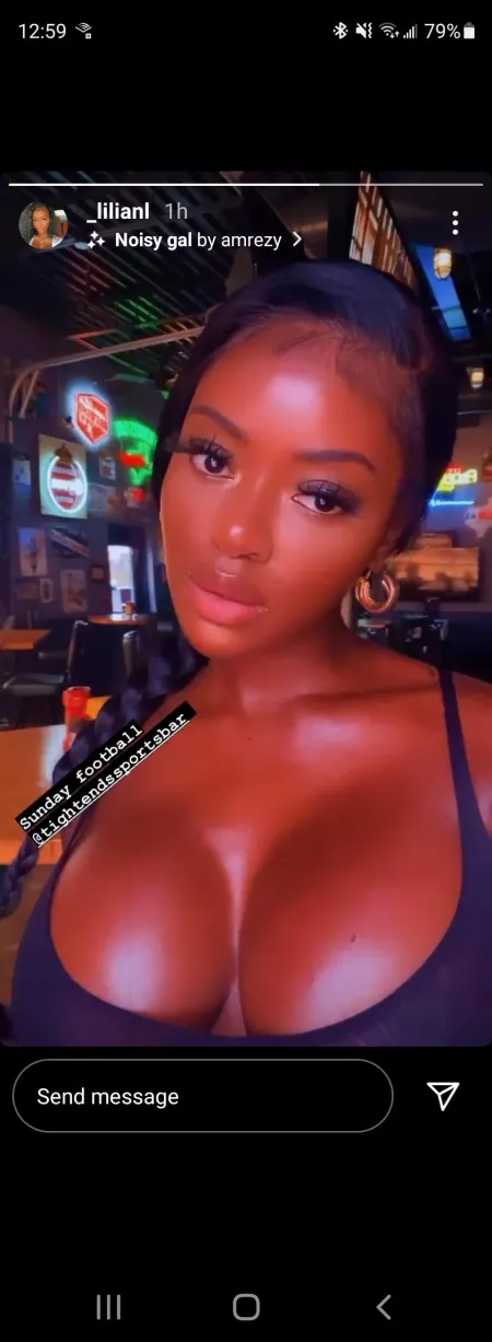 #blackbeauty #boobiebar #stacked @tightendssportsbar by crixus7777