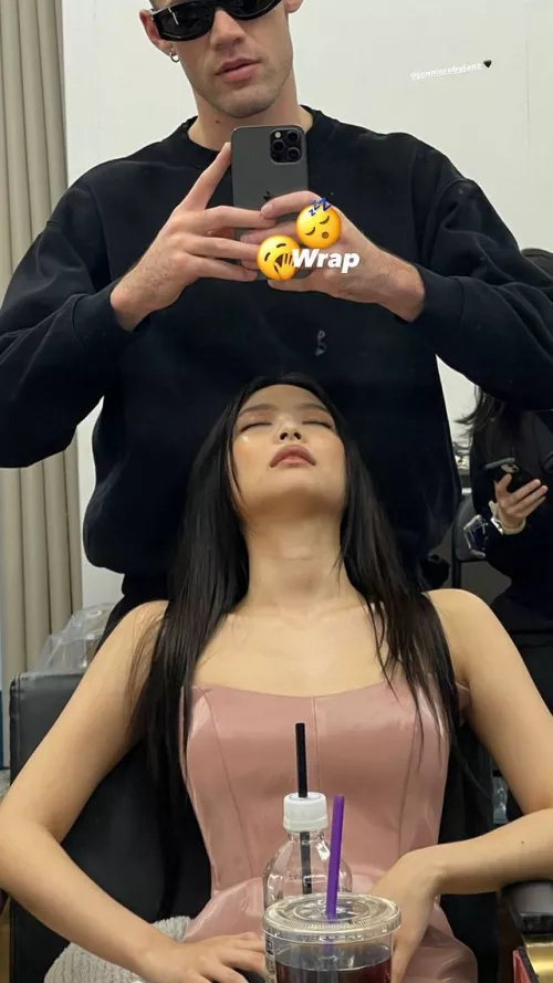 BLACKPINK - JENNIE by inadequatelygood