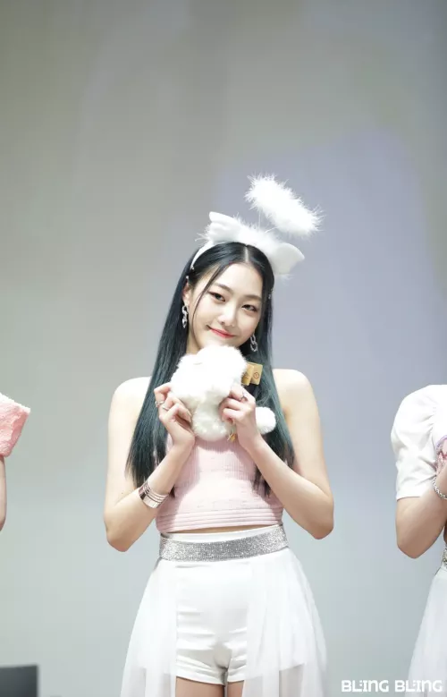 Bling Bling - Marin (cameltoe) by lerolero09