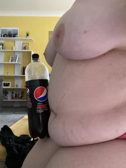 Bloat me please. by bustyblue0102