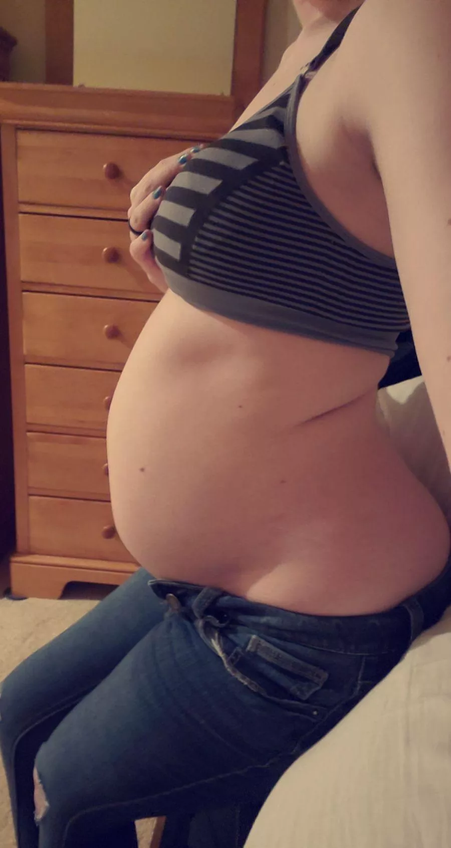 Bloated on OnlyFans ☺️ posted by xXKryptonite-