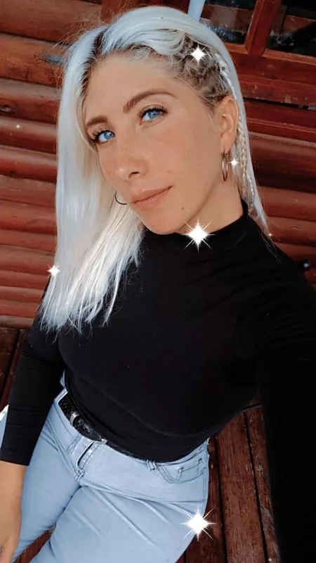 Blond hair blue eyes big 🍑 by wildbeautygirl