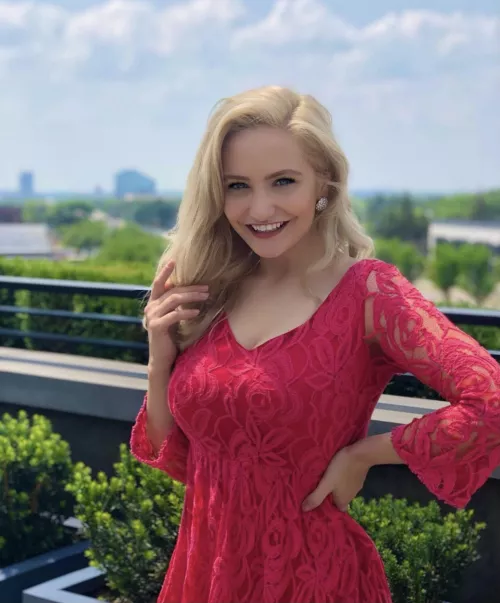 Blonde Beauty in Minneapolis by movieman-Bob