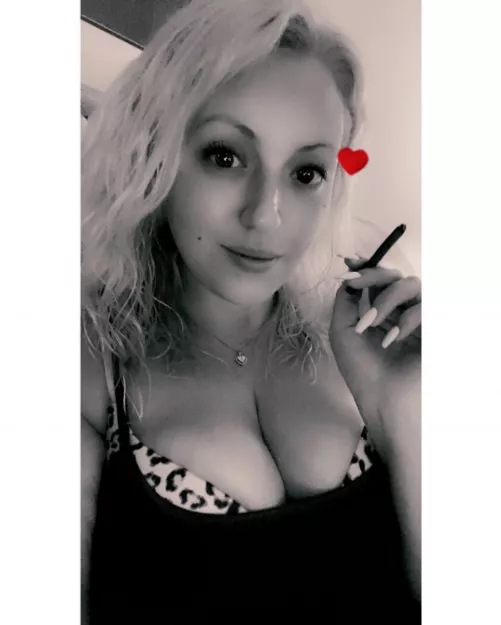 Blonde & blunted by debdebx0711