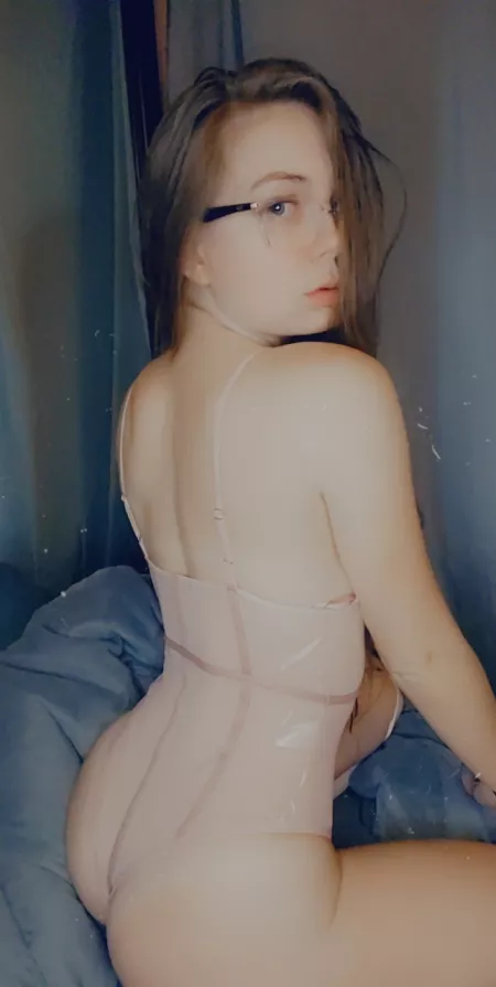 Blonde, busty & adorable 😘 Cum chat with me! (LINK IN COMMENTS!) by sh1pwr3k3d