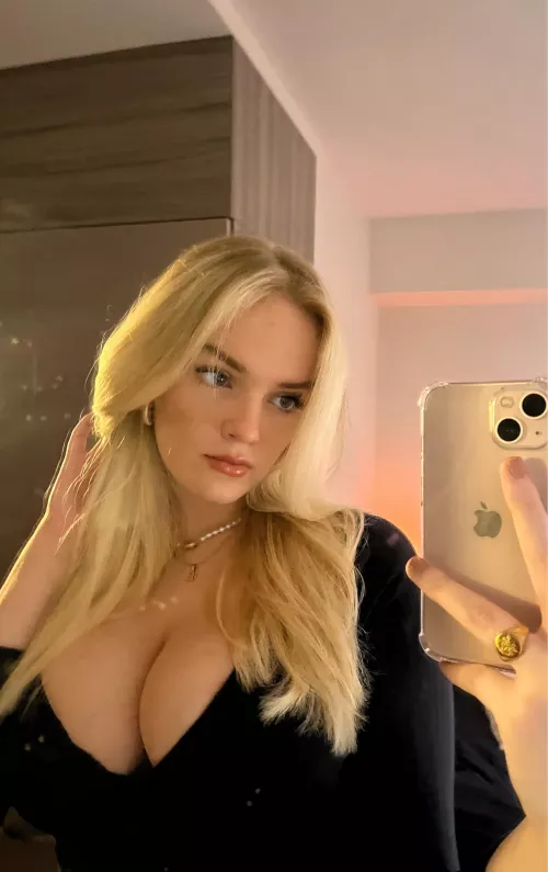 Blonde 😳 (irtr) by Trenchedoxygen