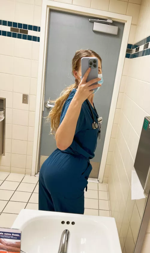 Blonde nurse escaping the craziness to post on Reddit in the bathroom😂 👩🏼‍⚕️🩺 by anna_kisekav