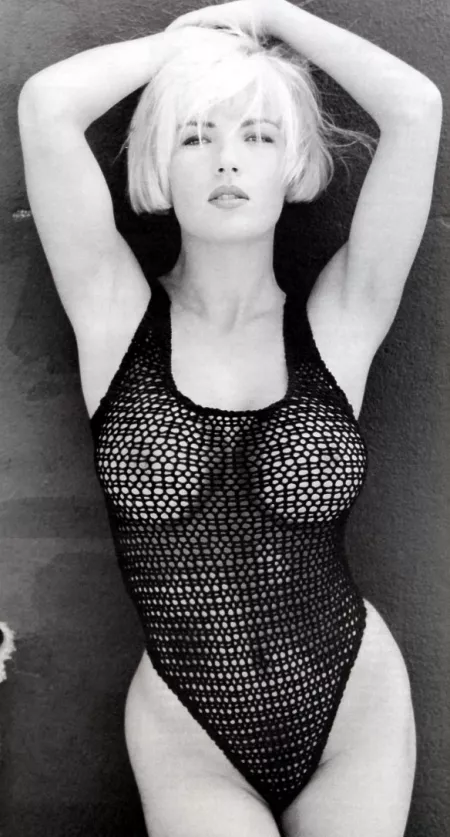 blonde by zherkamiolos