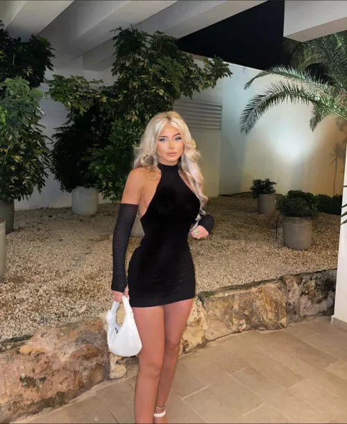 Blondes and black are a top tier combo by Gottagetthemhoes22