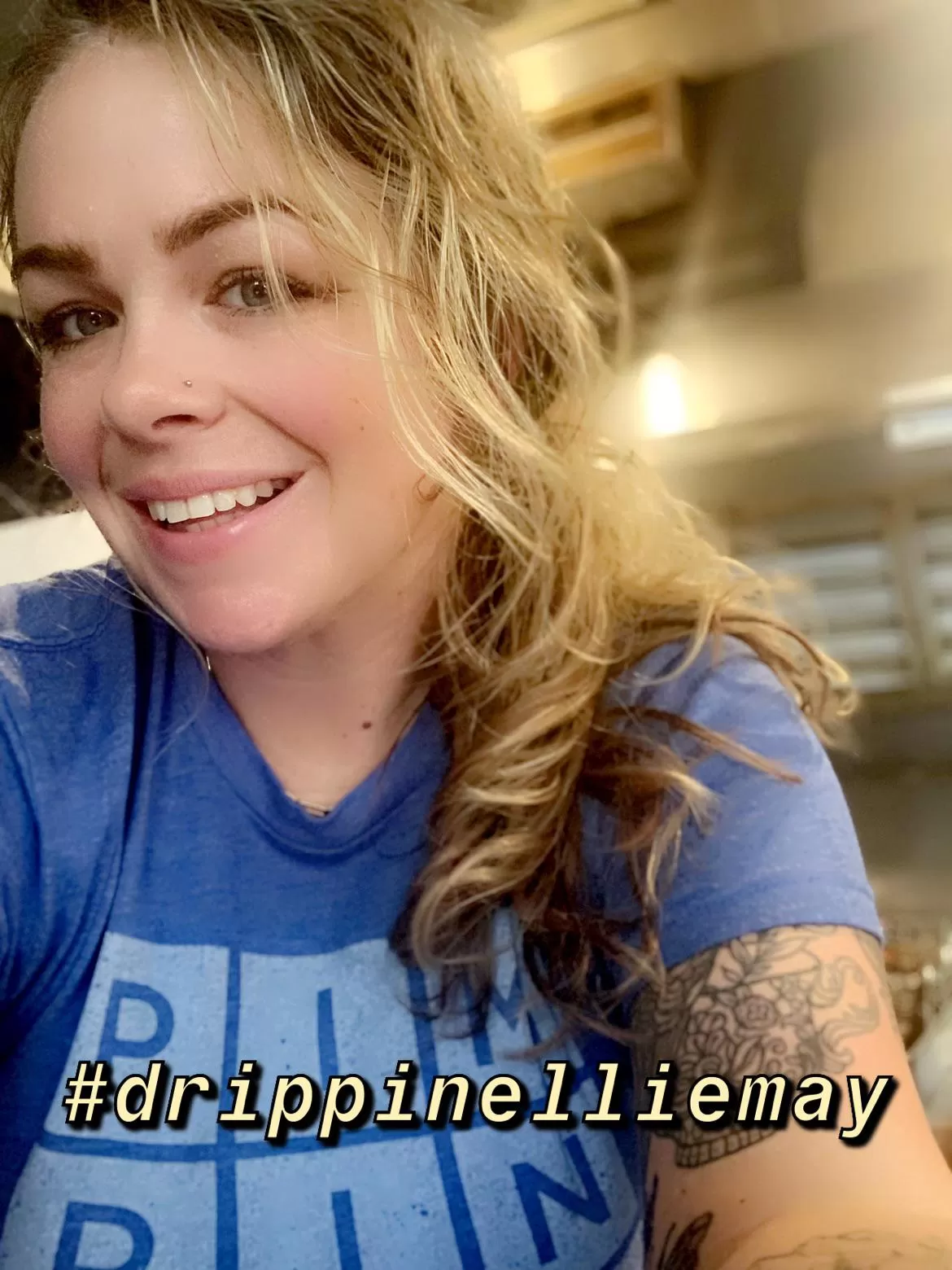 Blondes at work ♥️ posted by Drippinelliemay