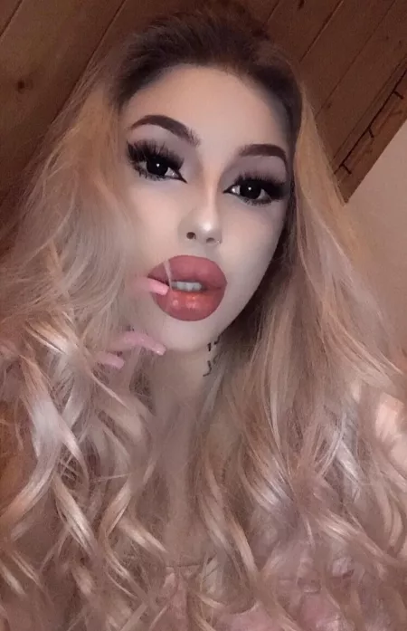 blondes do it better🤪🤍 by charlotteventurax