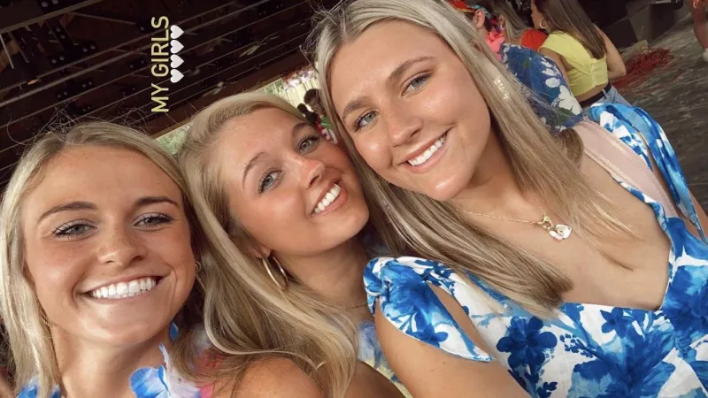 Blondes 😍 by Swimming_Confidence5