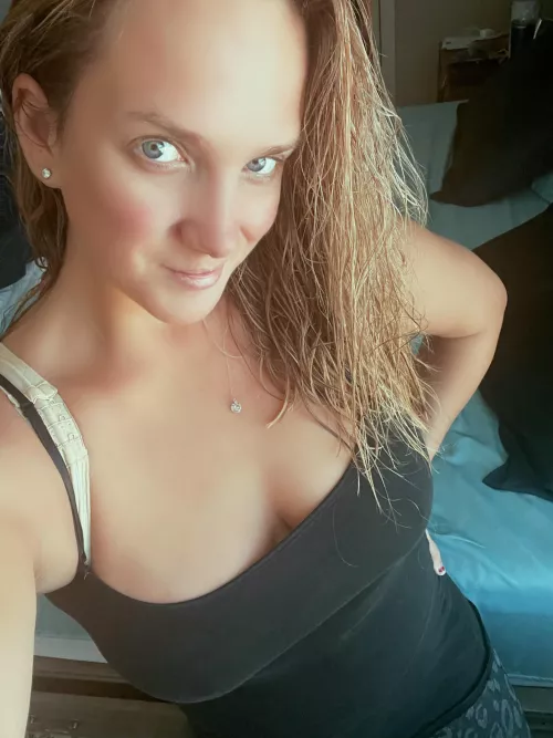 Blue eyed southern girl for you. by BlueEyeBella1010