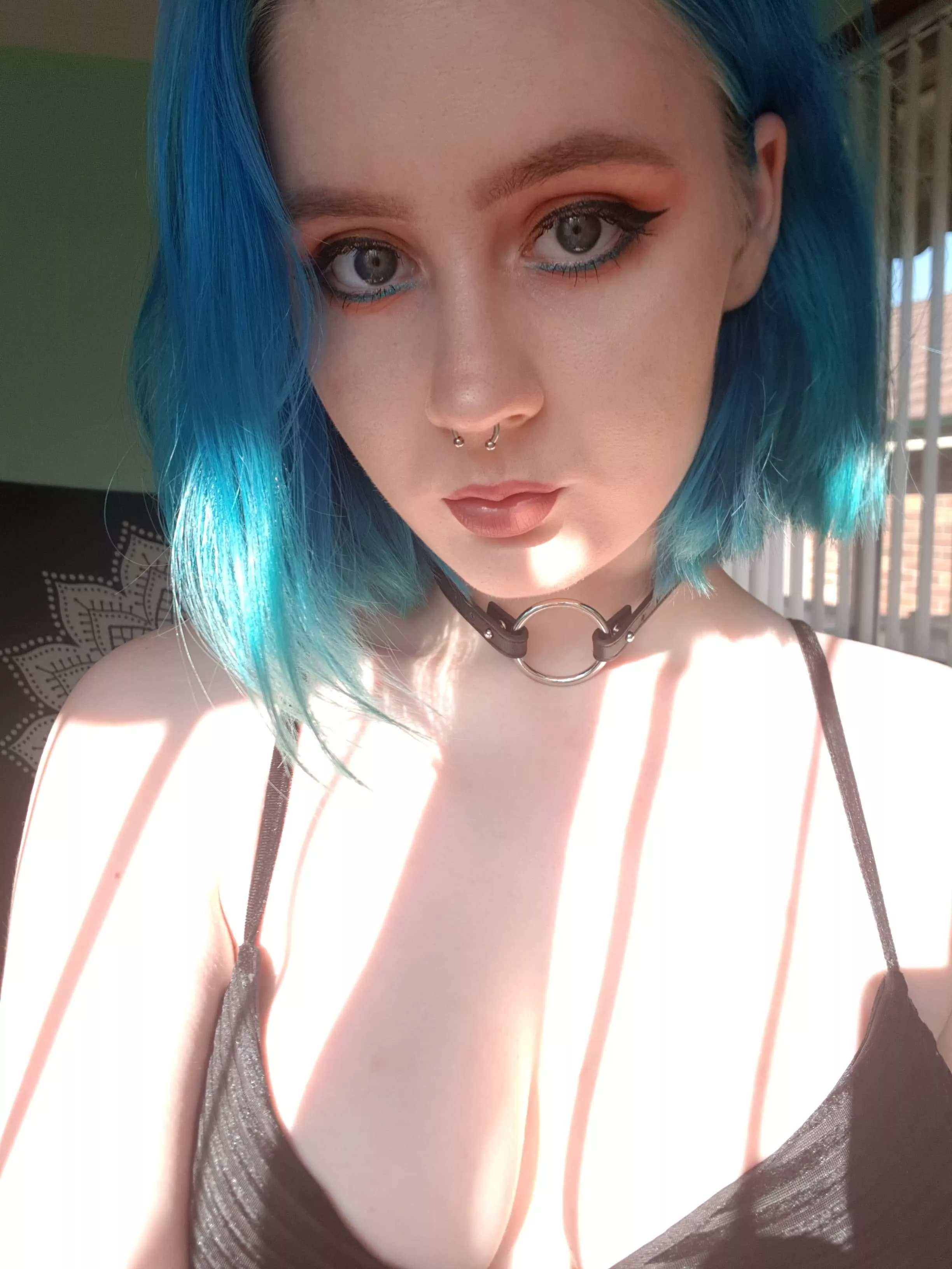 Blue hair 💙 [xpost /r/emogirls] posted by 10058704