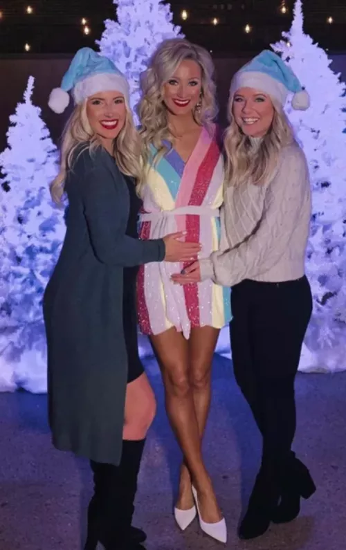 Blue hats by Chaturbater1