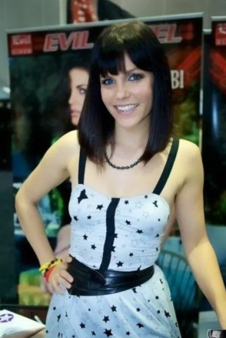 Bobbi at work by SpunkySpunkyAssGuy