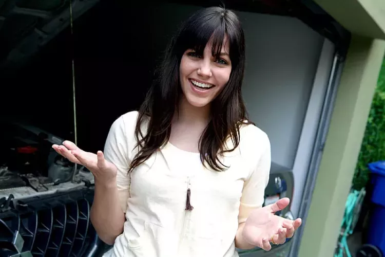 Bobbi likes cocks this big.... by SpunkySpunkyAssGuy