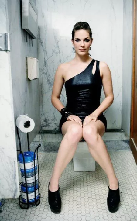 Bobbi on the toilet again by SpunkySpunkyAssGuy