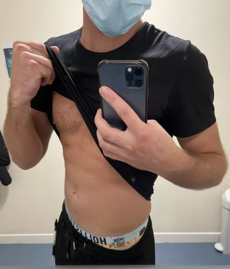 Body is coming along nicely 😈💪🏻 by Flesh-flash