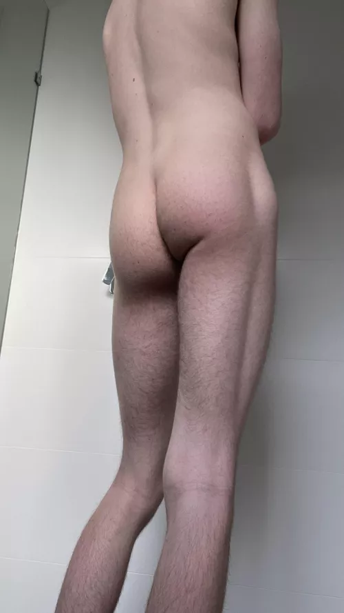 Body lines are cool by justaguysnudes