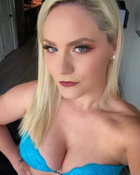 Bombshell by imnotjavier