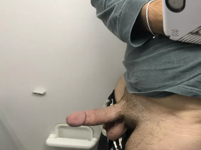 Boners at 30,000 feet. Got a little horny on the plane by bighopper9