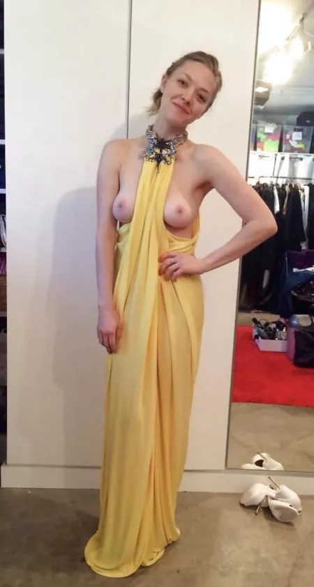 Boobs Amanda Seyfried (02) by Longjumping_Umpire68
