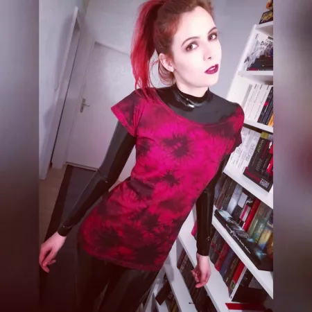 Book lover by lokmjuhbgtfcdesz