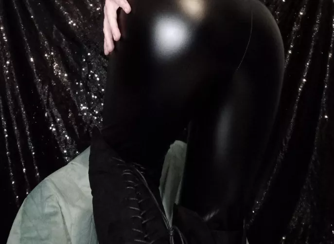 Boots that tie all the way up the back are always hot 🥵 by PantiePrincess300