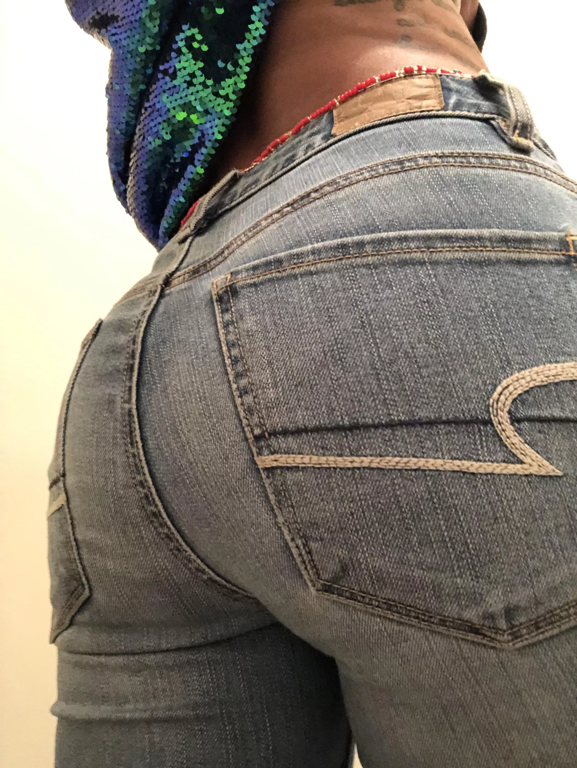 Booty feels good! posted by kris_tinawithak