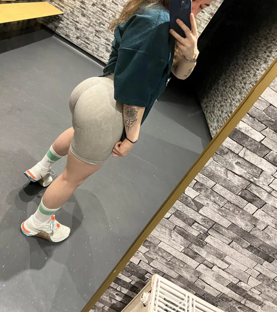 Booty for dayyssssss posted by sagahansen