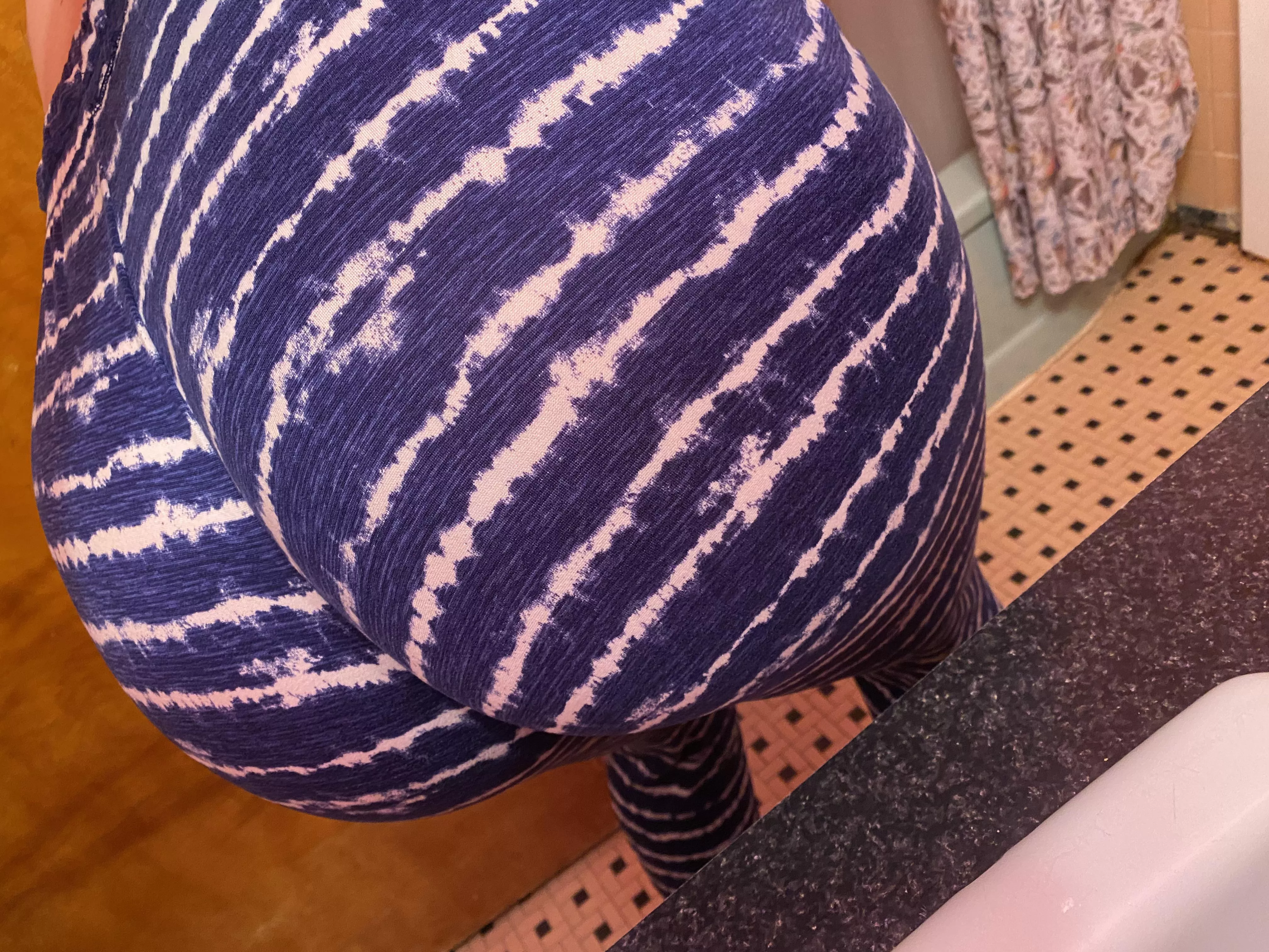 Booty meat posted by Kendra44