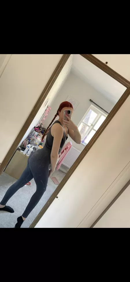 Booty poppin by summerpeachxox