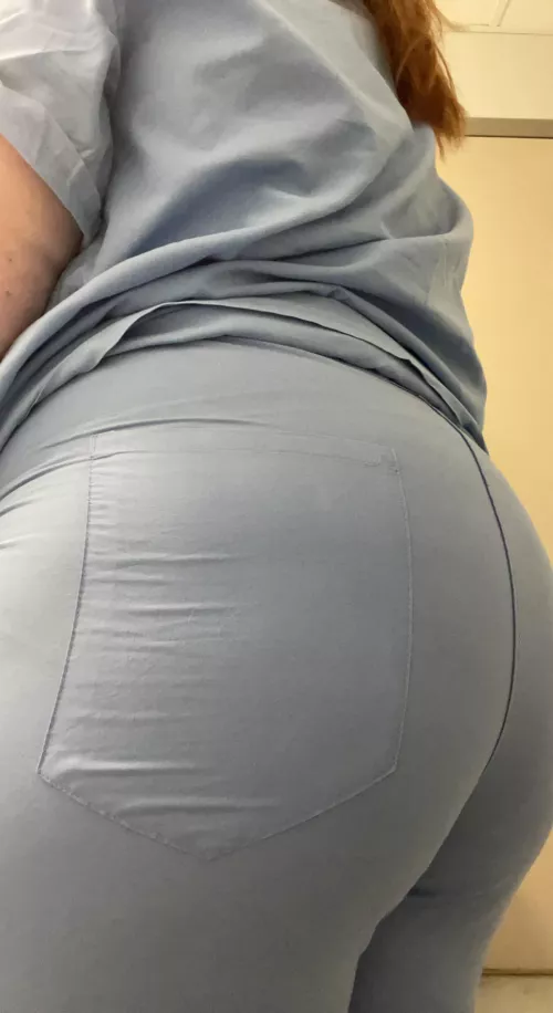 Booty so BIG 🍑 by BigBoootyBabe