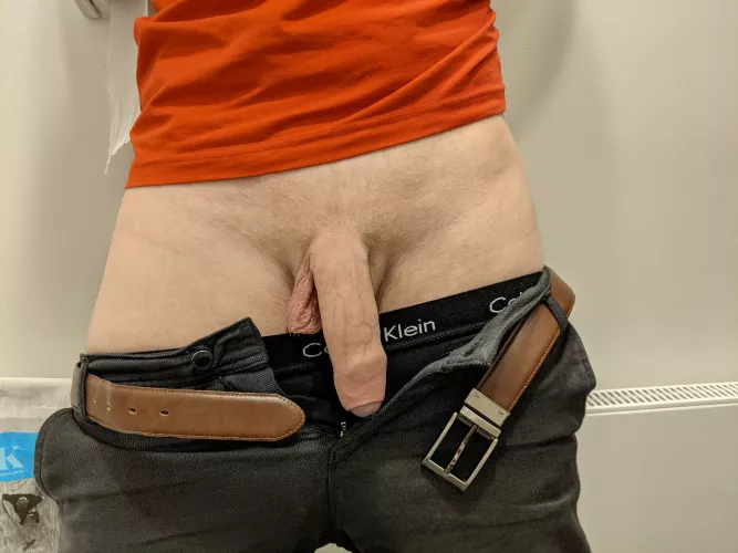 Bored and horny at work ;) (30M, 195cm, bi) by antons2000
