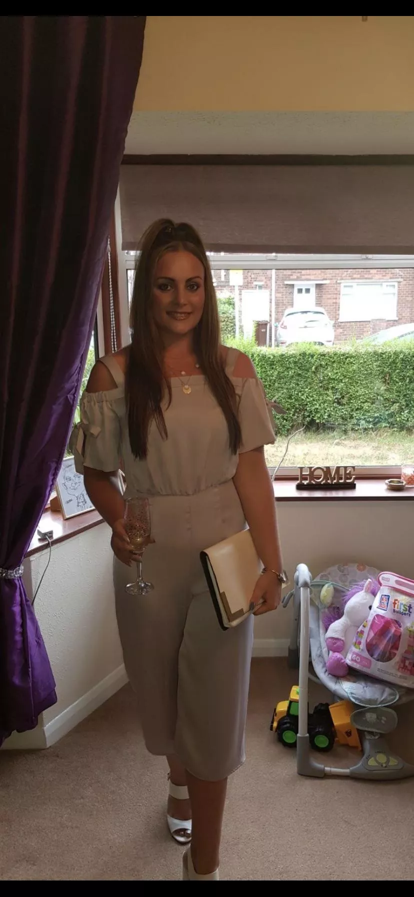 bored at work : start w fully clothed n let’s work our way down. i verify. start w a clothed pic showing her face / almost all pics show face / make sure yours shows face or don’t reply plz- curvy MILFs +++ ki k : seeebaaas99 posted by pipe1z