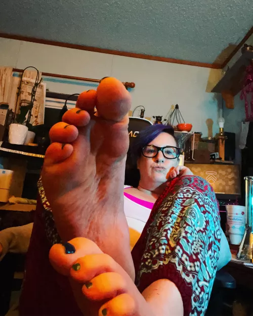 Bored. Have some feet. by Rogan_Damiana