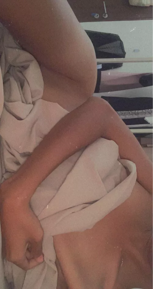 bored & horny in Bali 😬✌🏻 by MotorAlps