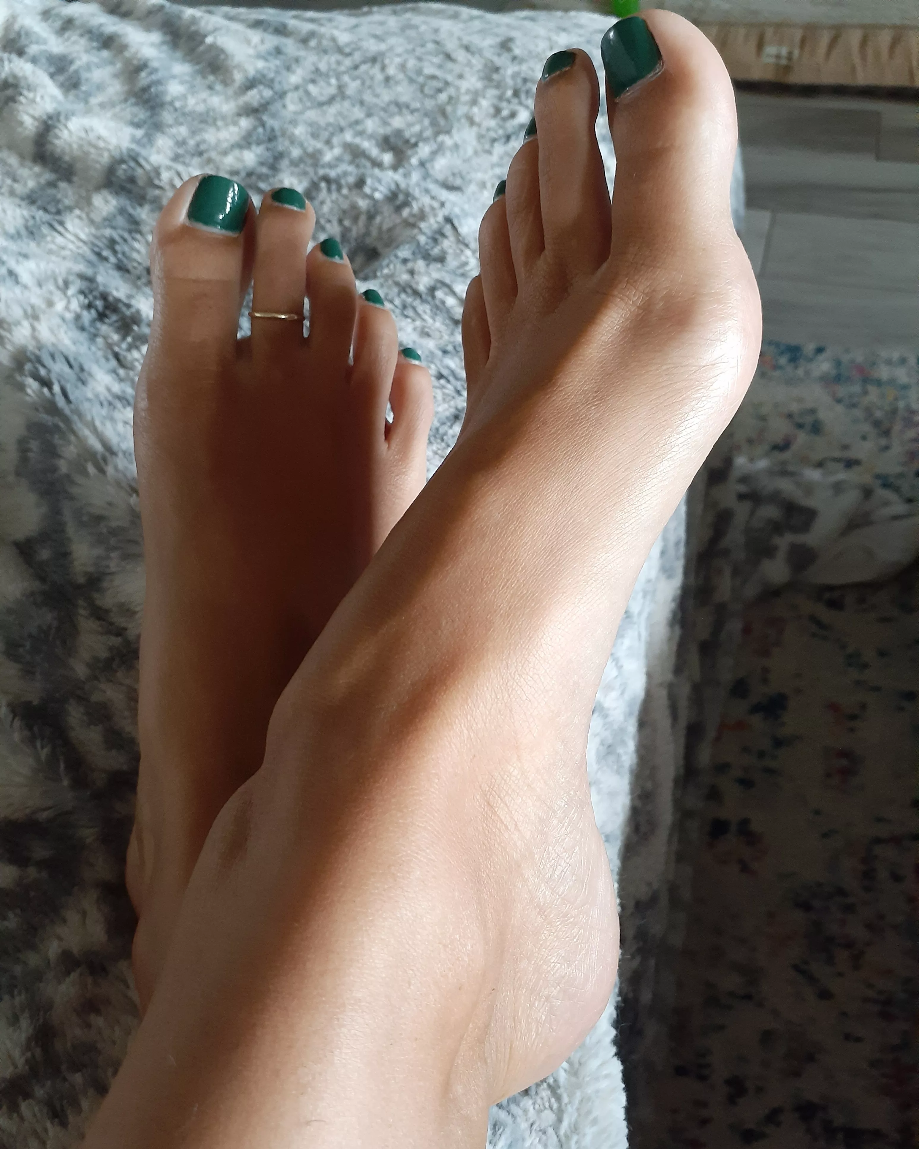 Bored, lonely and in need of a massage posted by NaughtyyNadiaxxx