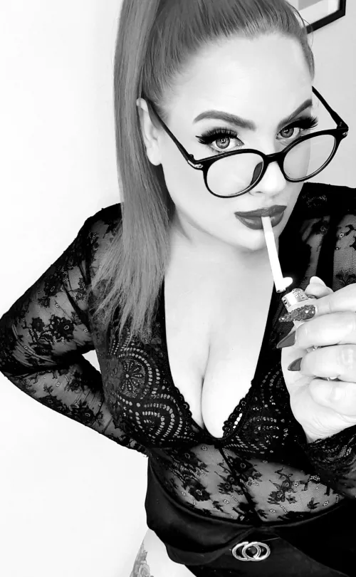 Boss bitch 🖤 by smokingdoll