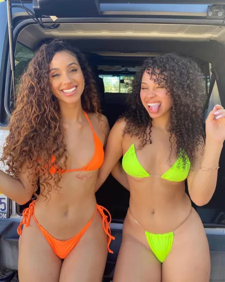 both black / white by tnguo3