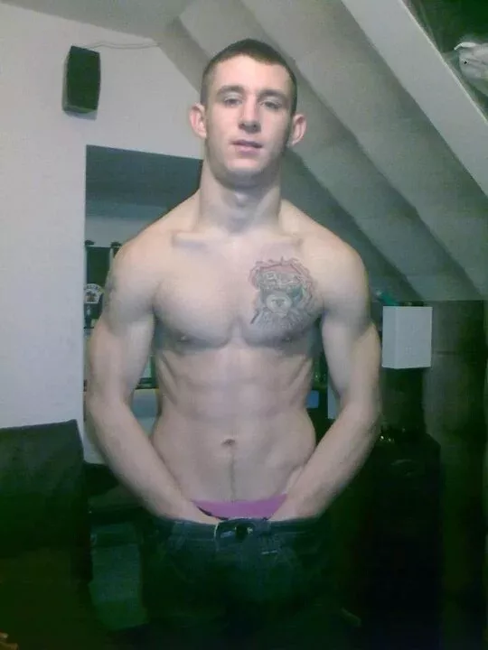 Both Hands posted by menareamazing