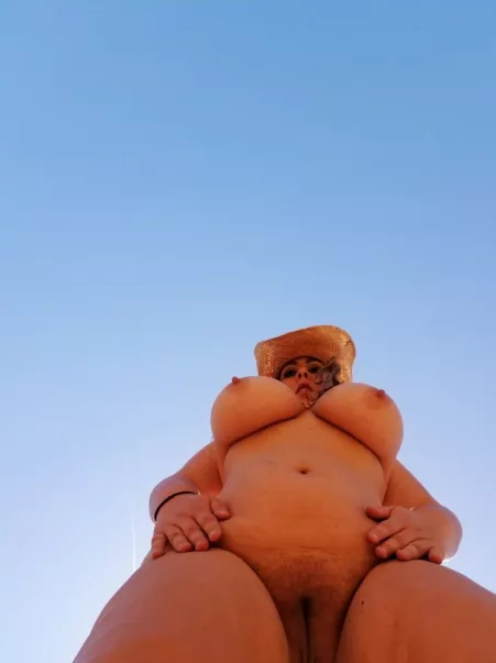 Bottom view 👁️❤️👁️ by ArjunNaidu