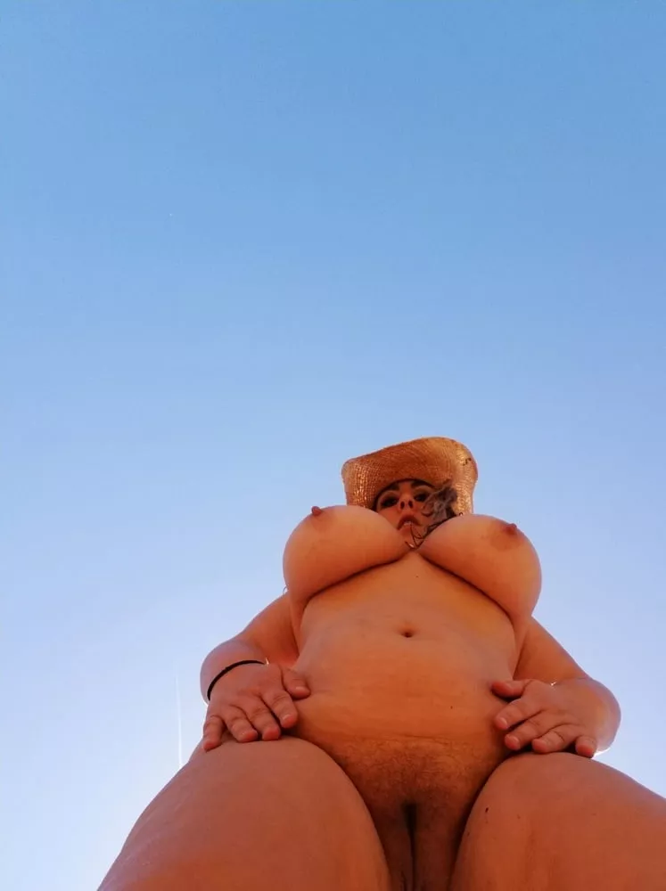 Bottom view 👁️❤️👁️ posted by ArjunNaidu